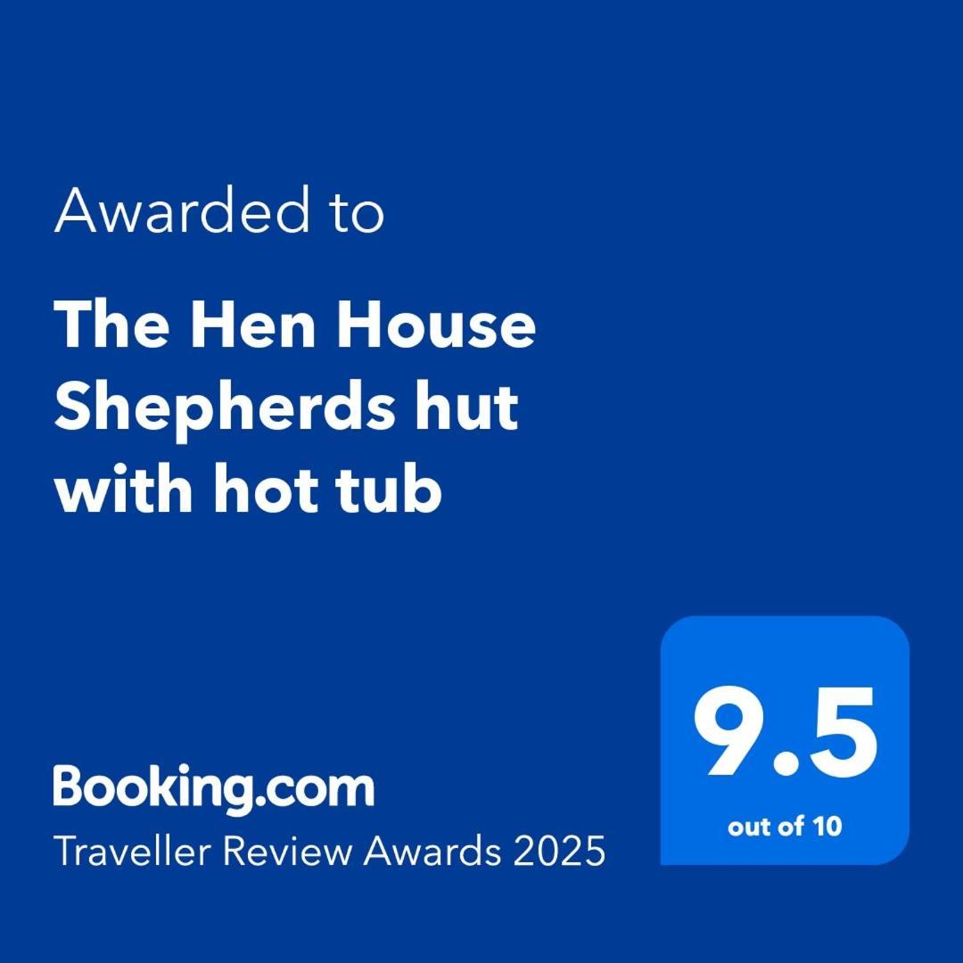 The Hen House Shepherds Hut With Hot Tub Chittoe Kültér fotó